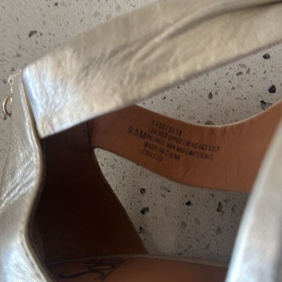 Sofft SAMOA Platino Metallic Leather Ruched Straps Sandals Wedge Heel Size 9.5M - Picture 6 of 13